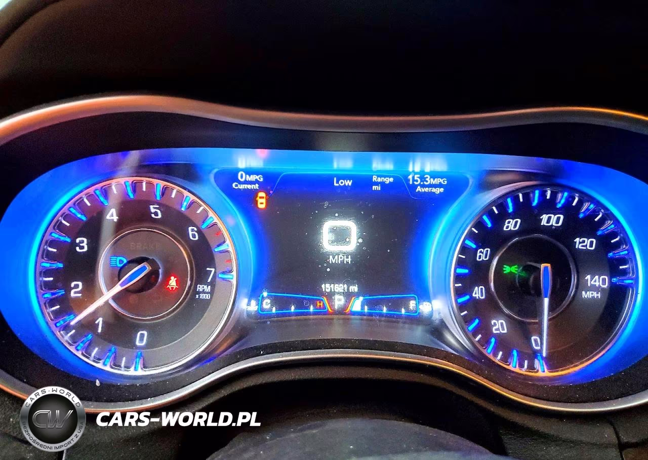 2016 Chrysler 300C VIN:2C3CCAKG4GH170716 - 9