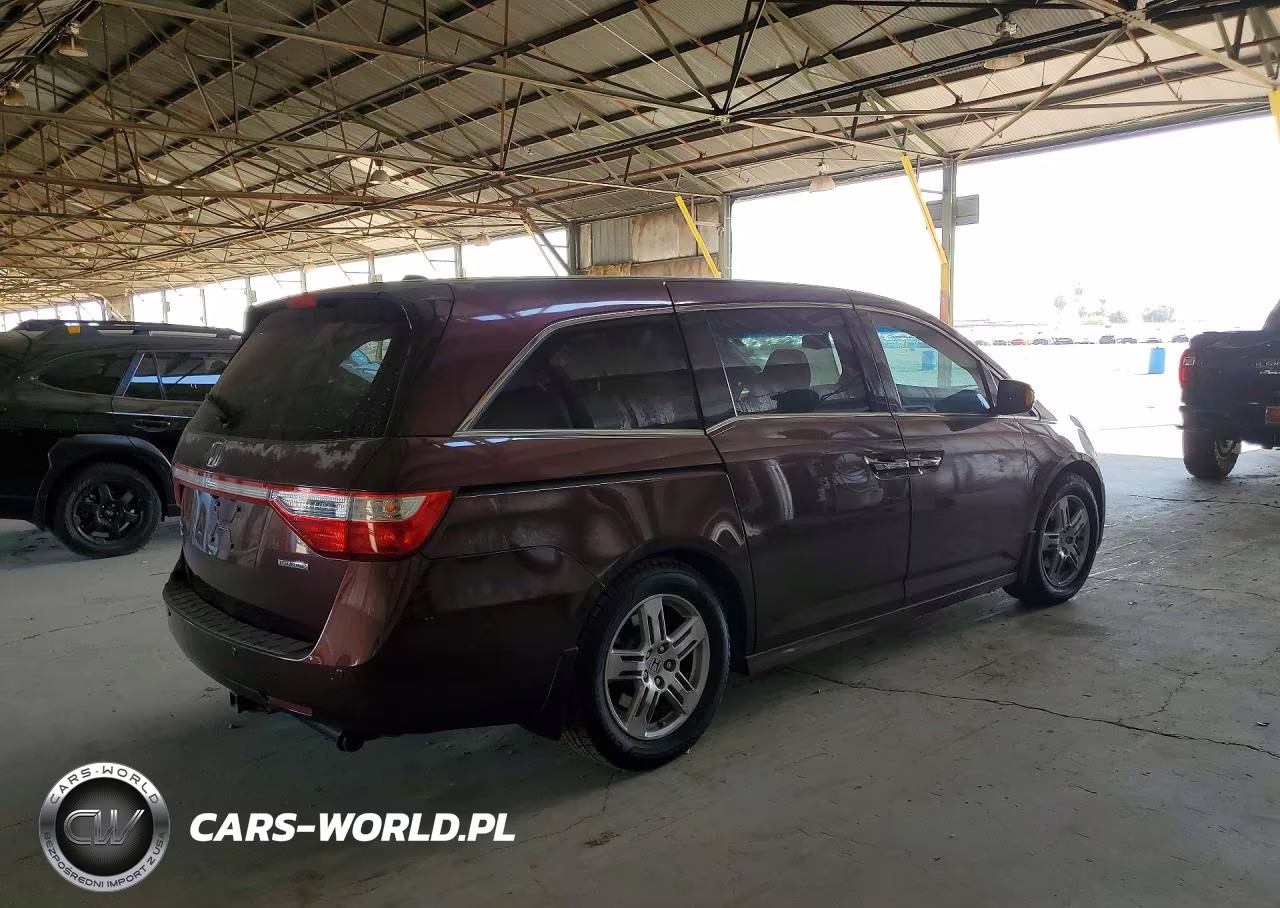 2013 Honda Odyssey Touring VIN:5FNRL5H99DB011598 - 3