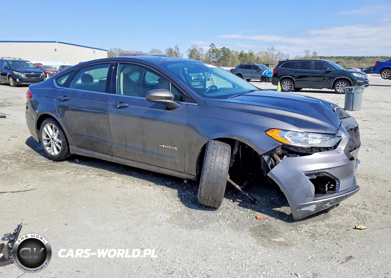 2019 Ford Fusion Se VIN:3FA6P0LUXKR226723 - 4