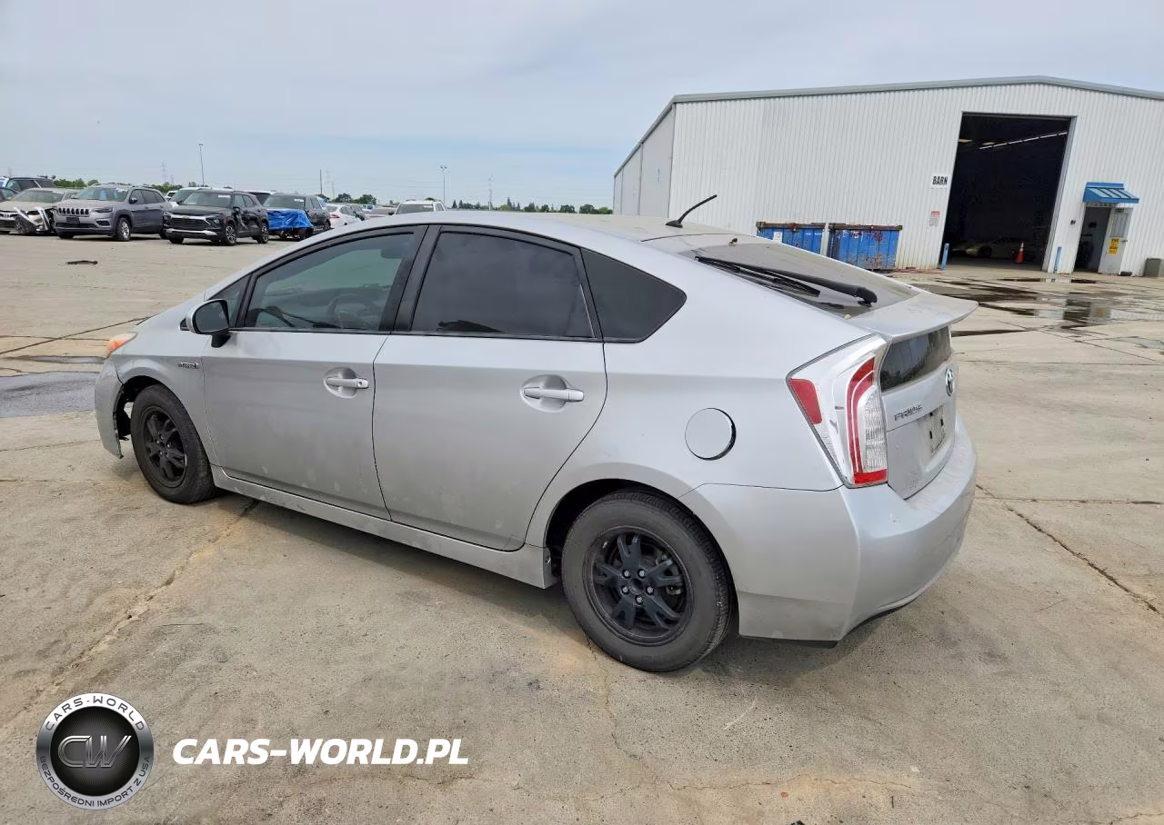 2014 Toyota Prius Two VIN:JTDKN3DU3E0358211 - 2