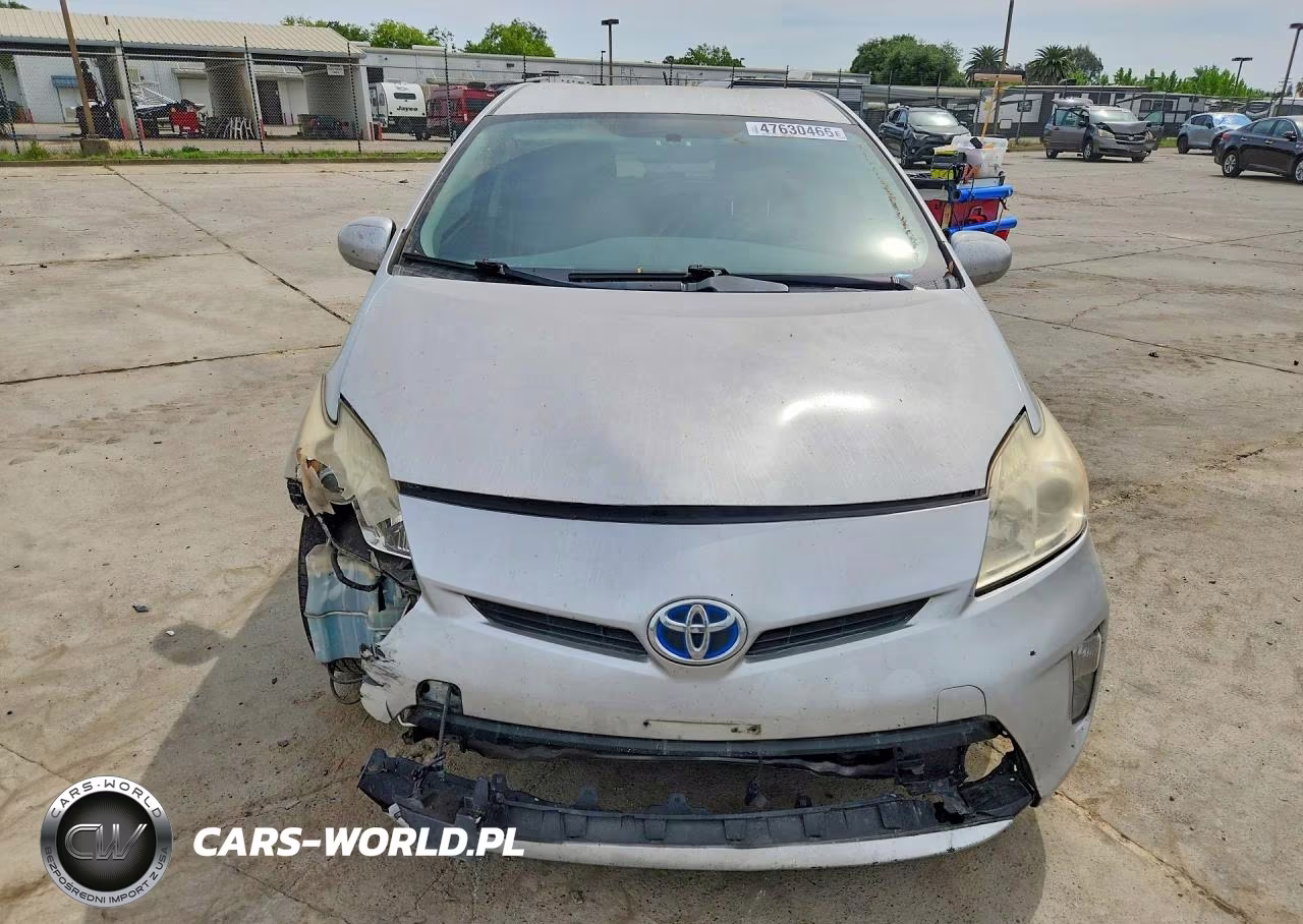 2014 Toyota Prius Two VIN:JTDKN3DU3E0358211 - 5