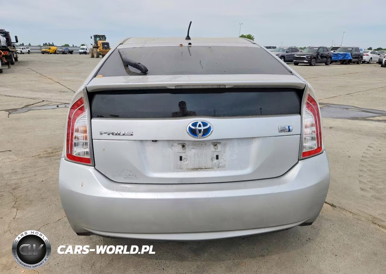 2014 Toyota Prius Two VIN:JTDKN3DU3E0358211 - 6