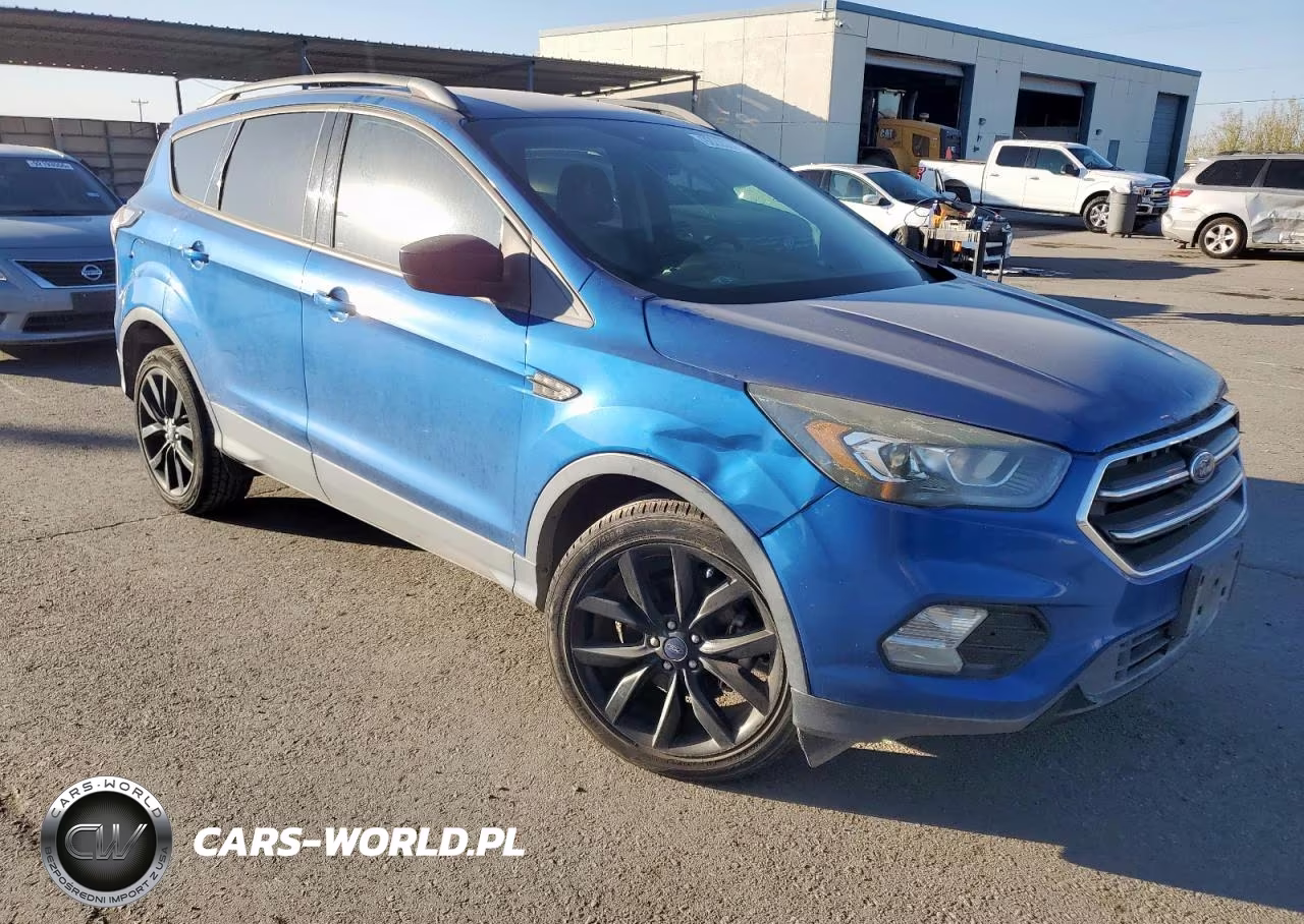 2017 Ford Escape Se VIN:1FMCU0GD7HUC24649 - 4