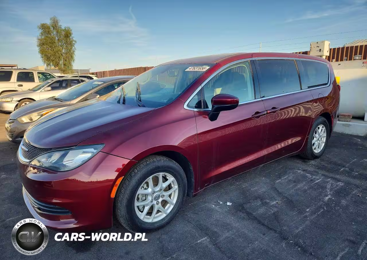 2020 Chrysler Voyager Lx