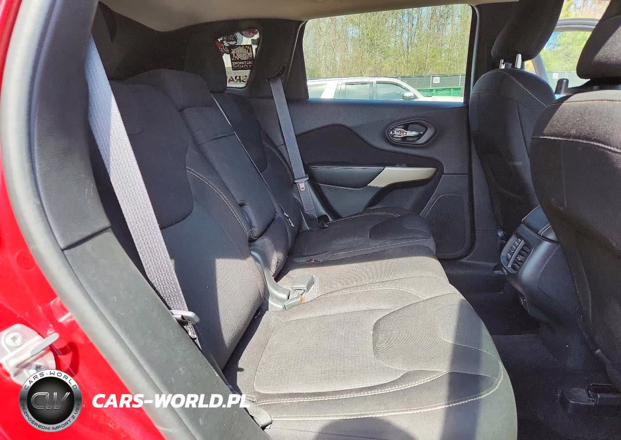 2017 Jeep Cherokee Latitude VIN:1C4PJMCB1HW665725 - 11