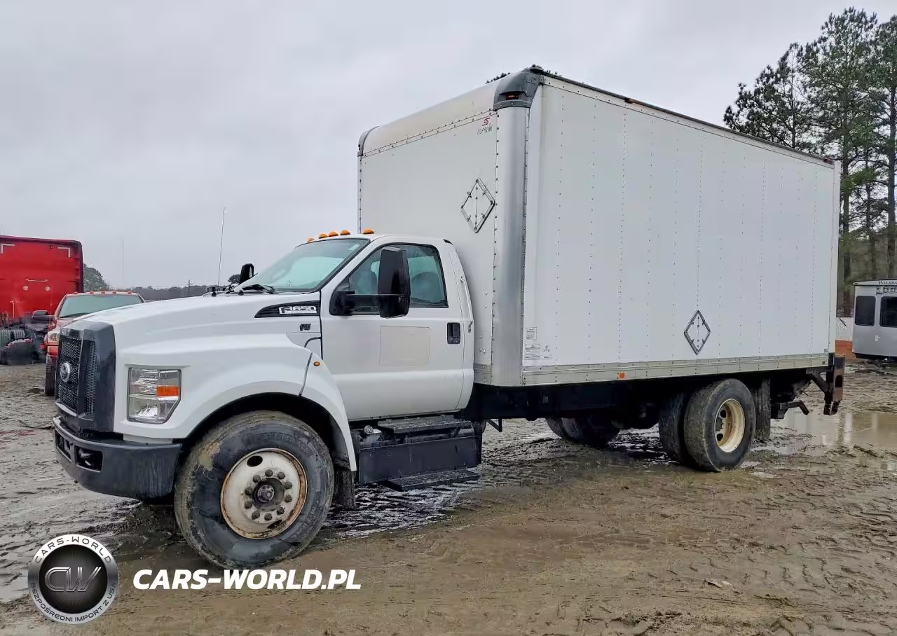 2017 Ford F650 Super Duty Box Truck