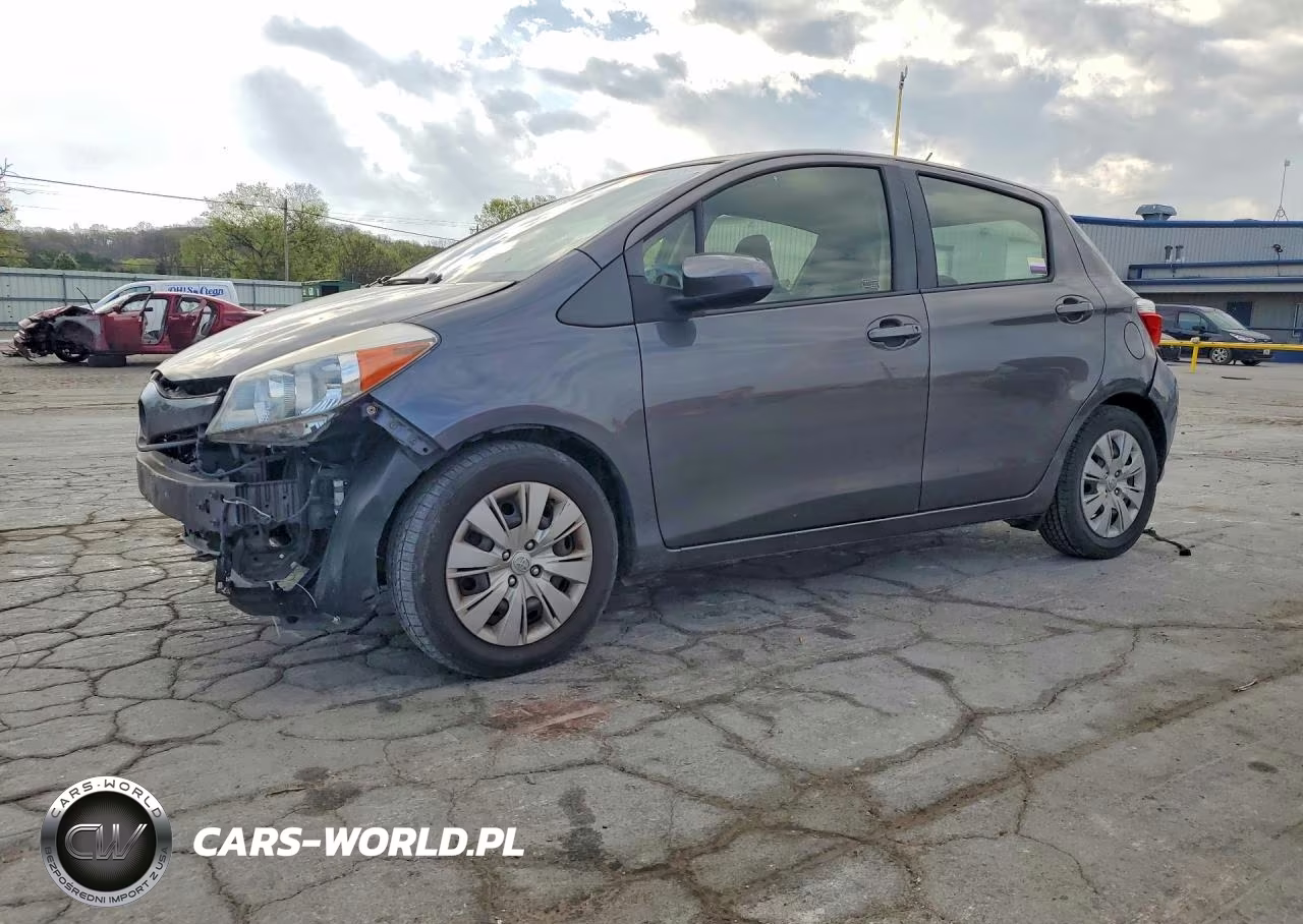 2013 Toyota Yaris 5-Door Le