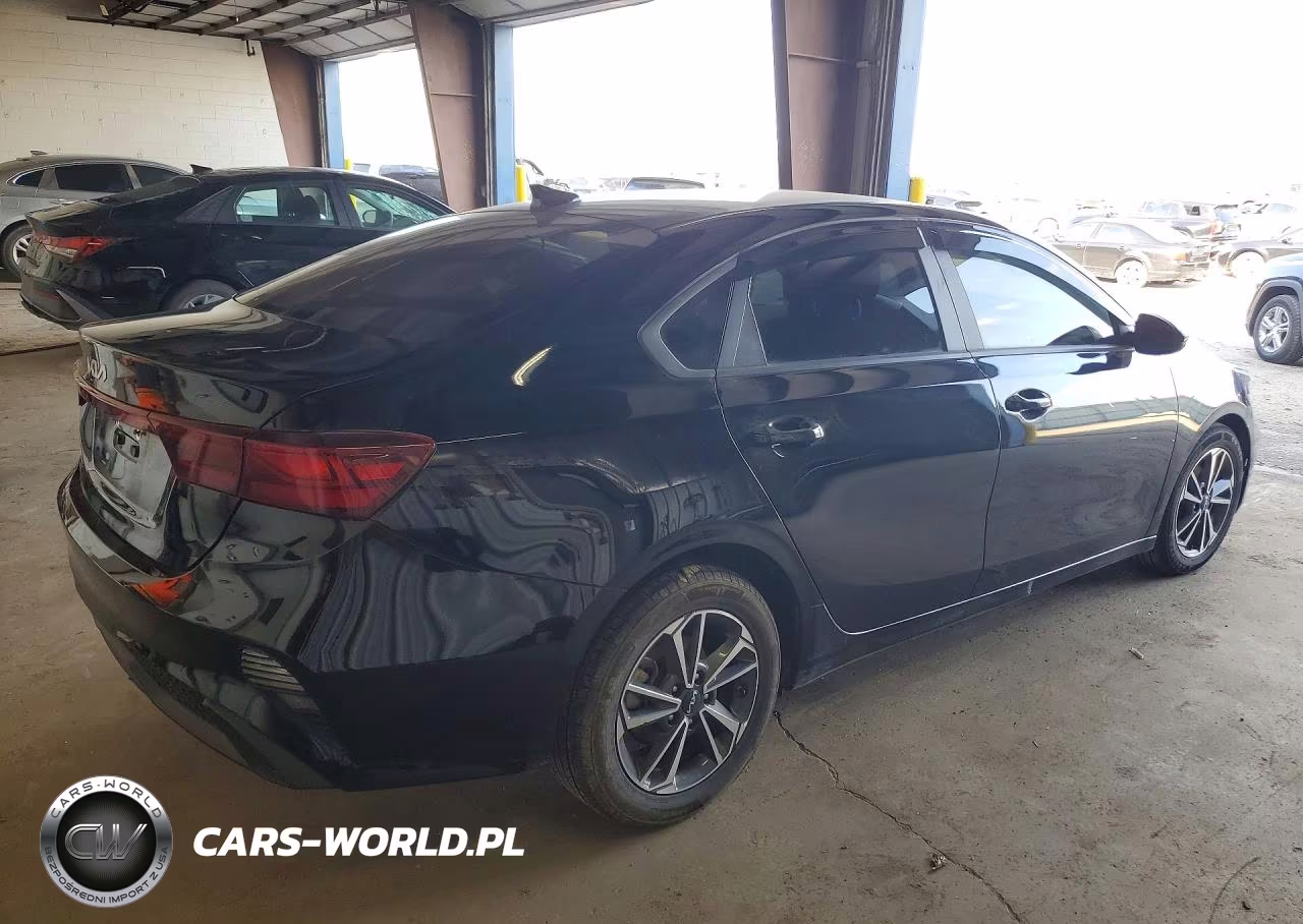 2023 Kia Forte Lxs VIN:3KPF24AD7PE611013 - 3