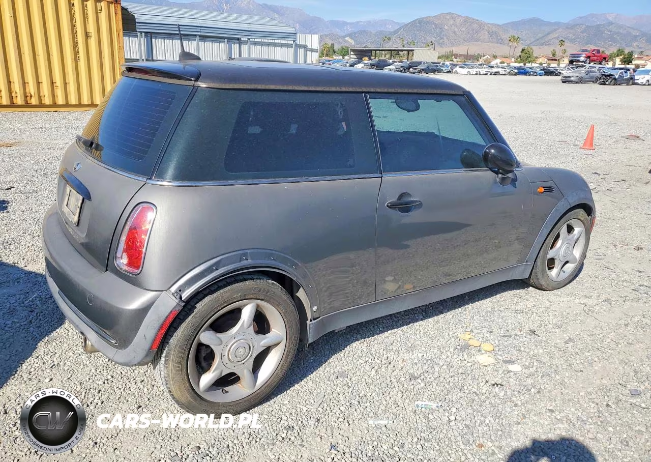 2006 Mini Cooper VIN:WMWRC33576TJ78774 - 3