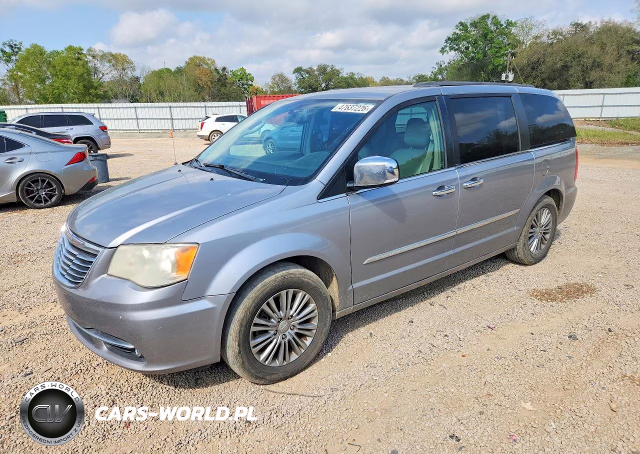 2013 Chrysler Town & Country Touring L – zdjęcie 1 z 13