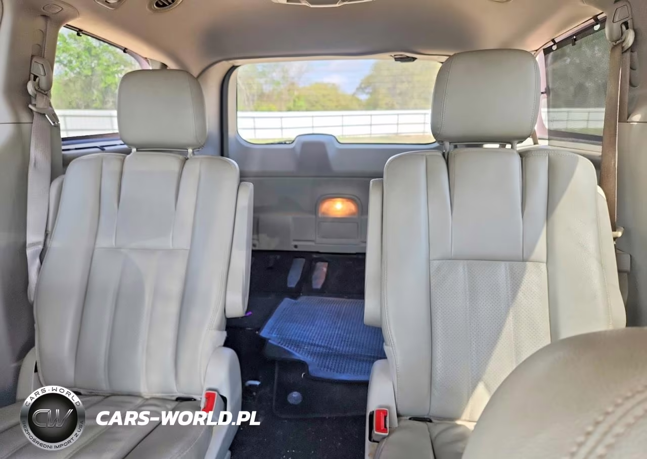 2013 Chrysler Town & Country Touring L VIN:2C4RC1CG9DR777365 - 10