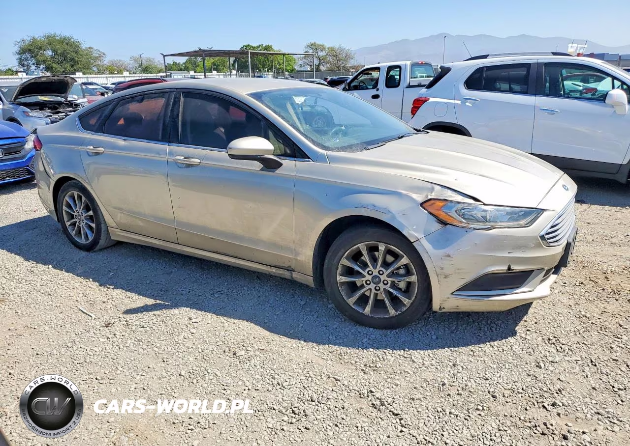 2017 Ford Fusion Se VIN:3FA6P0HDXHR293565 - 4