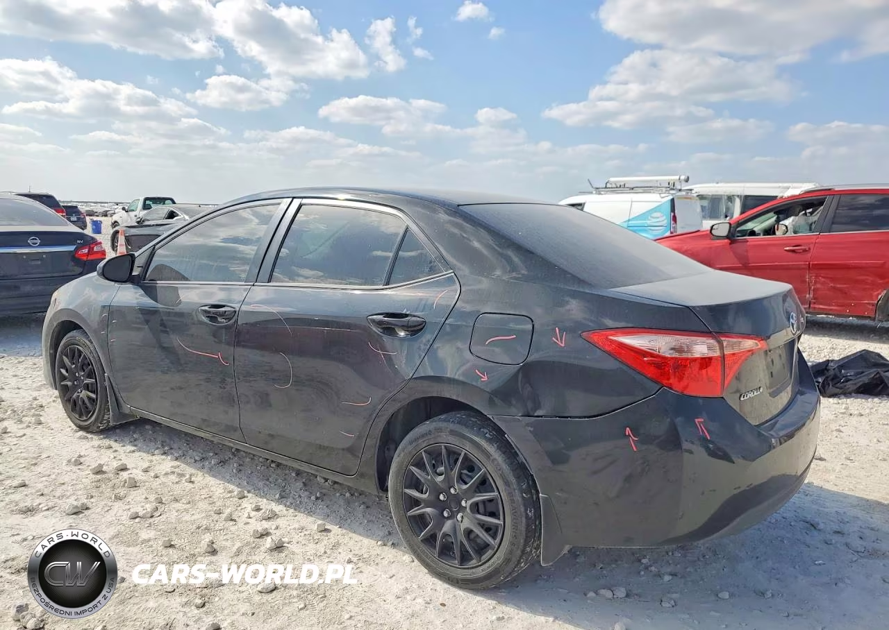 2017 Toyota Corolla Le VIN:5YFBURHE4HP665826 - 2