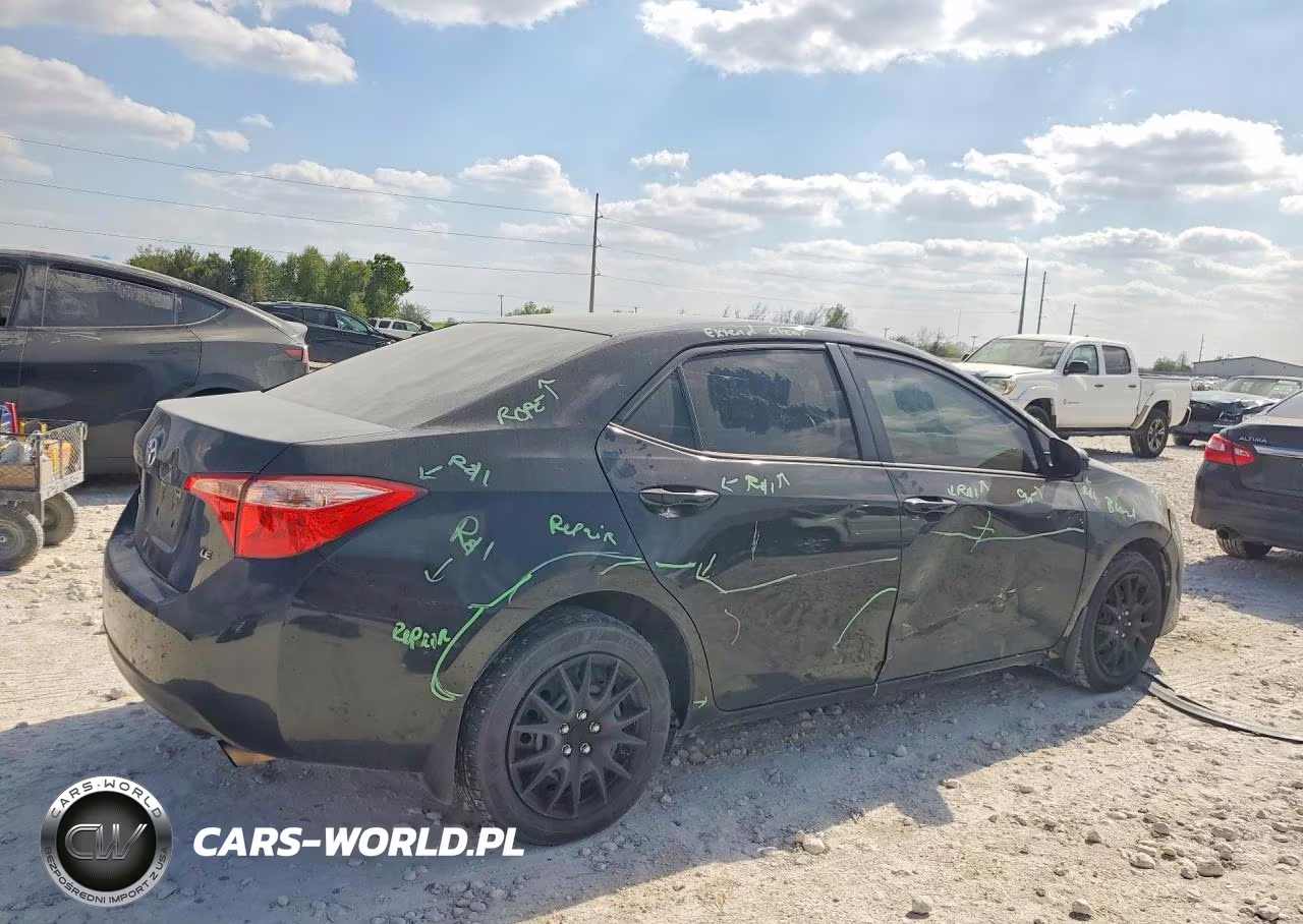 2017 Toyota Corolla Le VIN:5YFBURHE4HP665826 - 3