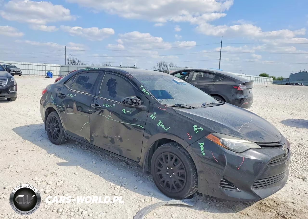 2017 Toyota Corolla Le VIN:5YFBURHE4HP665826 - 4