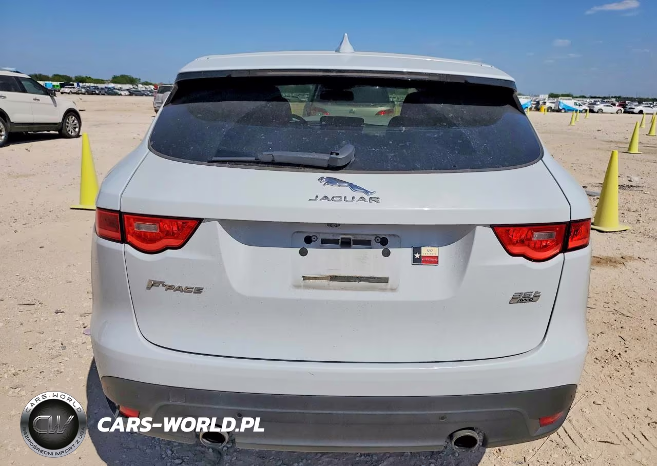2017 Jaguar F-Pace R - Sport VIN:SADCL2BV6HA062151 - 6