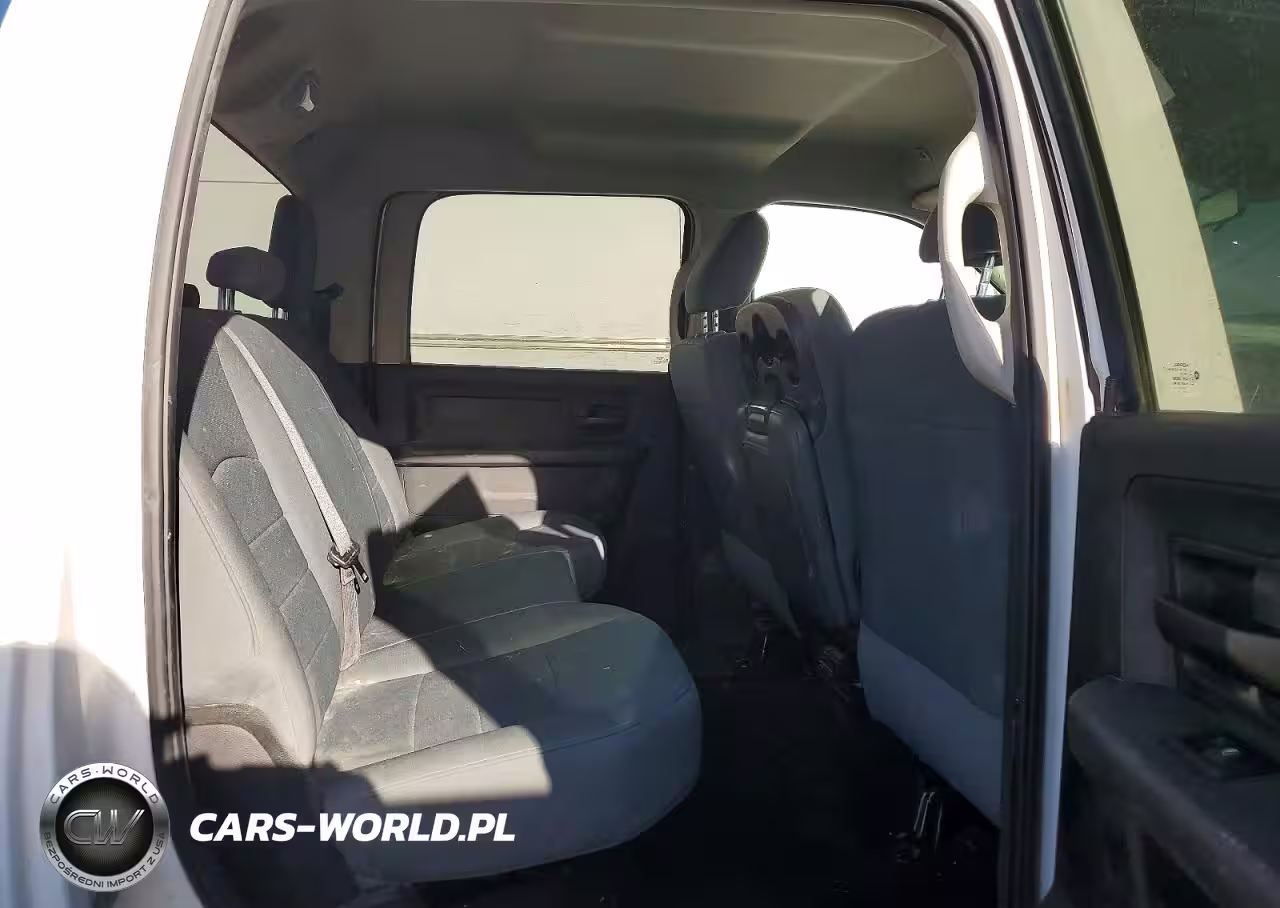 2018 Ram 2500 St VIN:3C6UR5HJ7JG317151 - 10