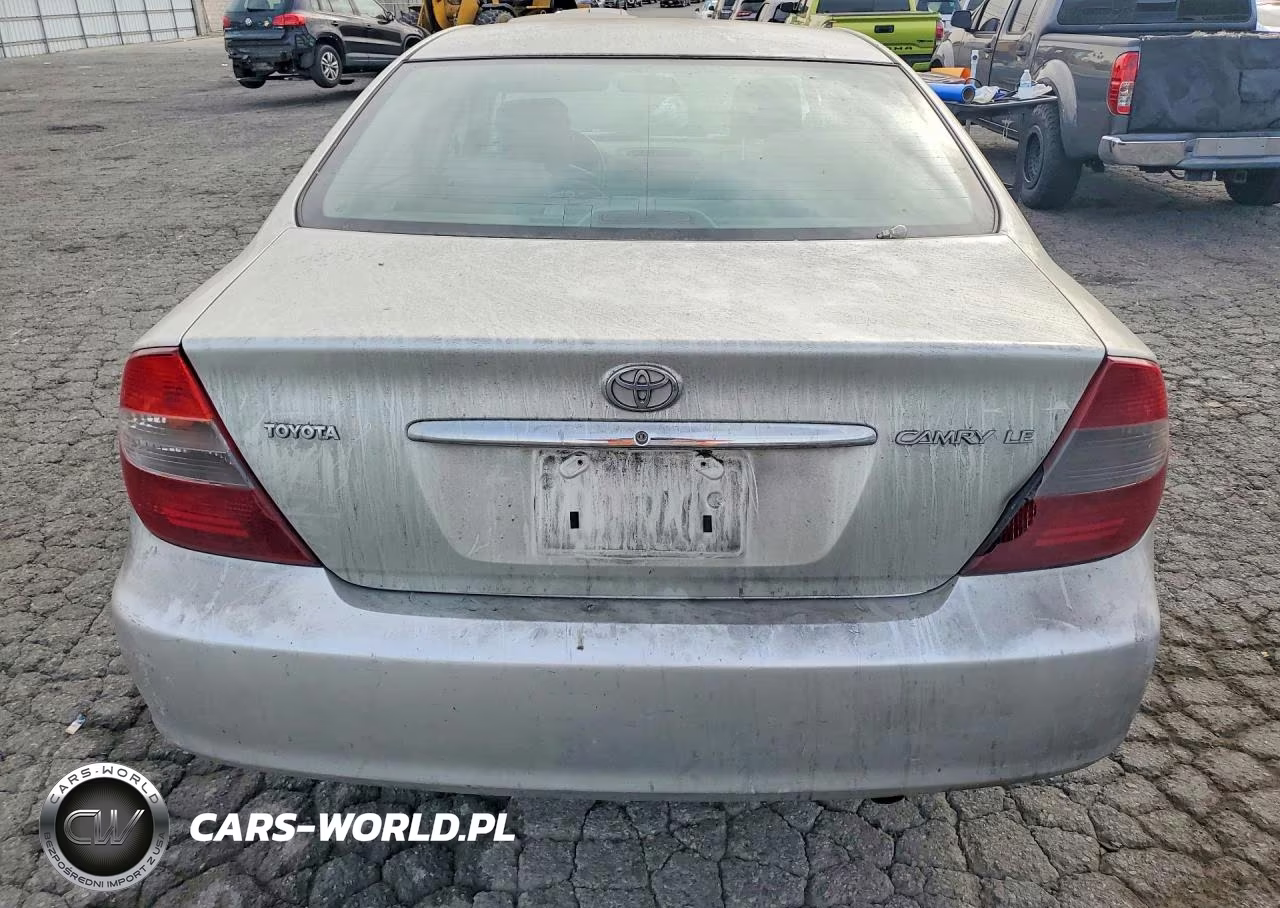 2002 Toyota Camry Le VIN:JTDBE32K220012311 - 6