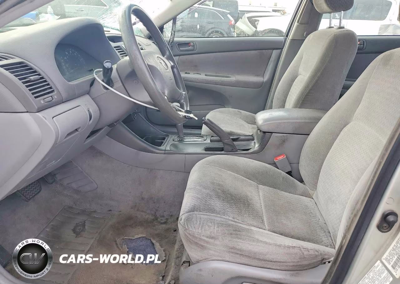 2002 Toyota Camry Le VIN:JTDBE32K220012311 - 7