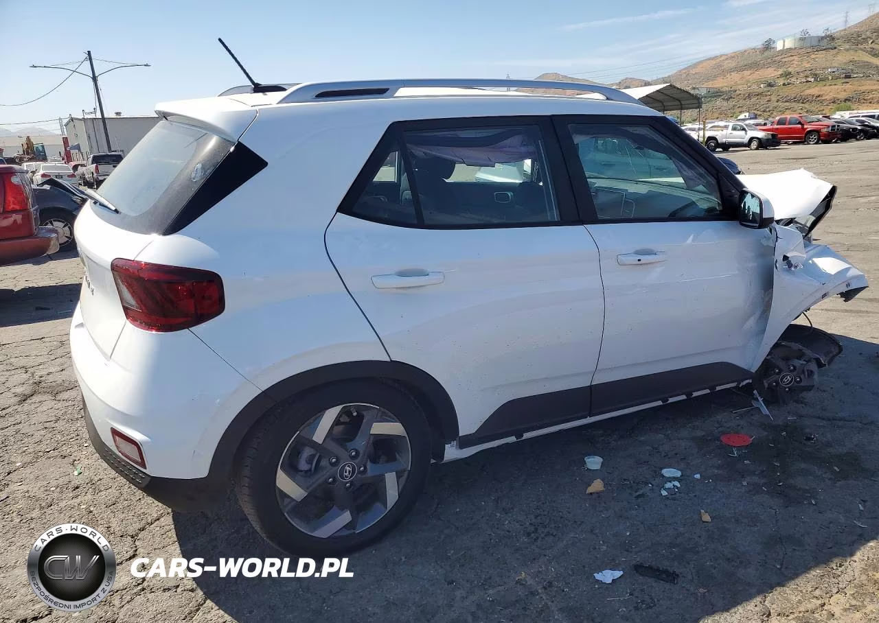 2026 Hyundai Venue Sel VIN:KMHRC8A39TU425232 - 3
