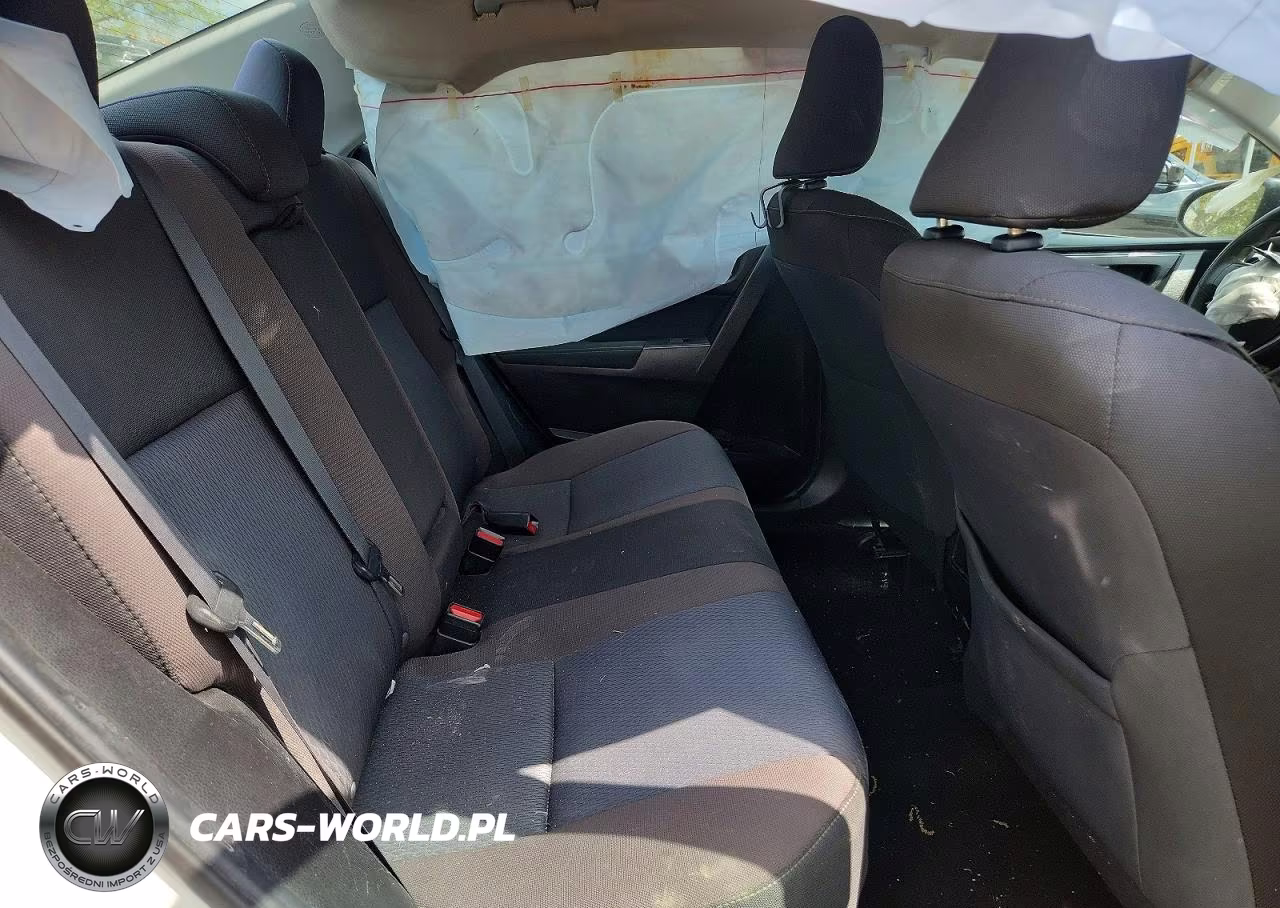 2018 Toyota Corolla Le VIN:5YFBURHE8JP756250 - 10
