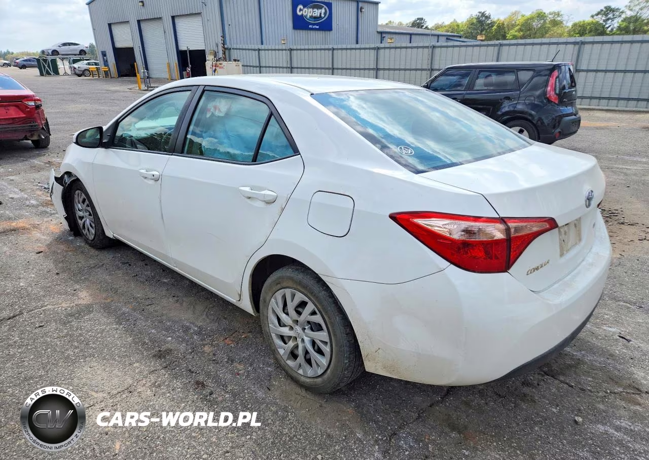 2018 Toyota Corolla Le VIN:5YFBURHE8JP756250 - 2
