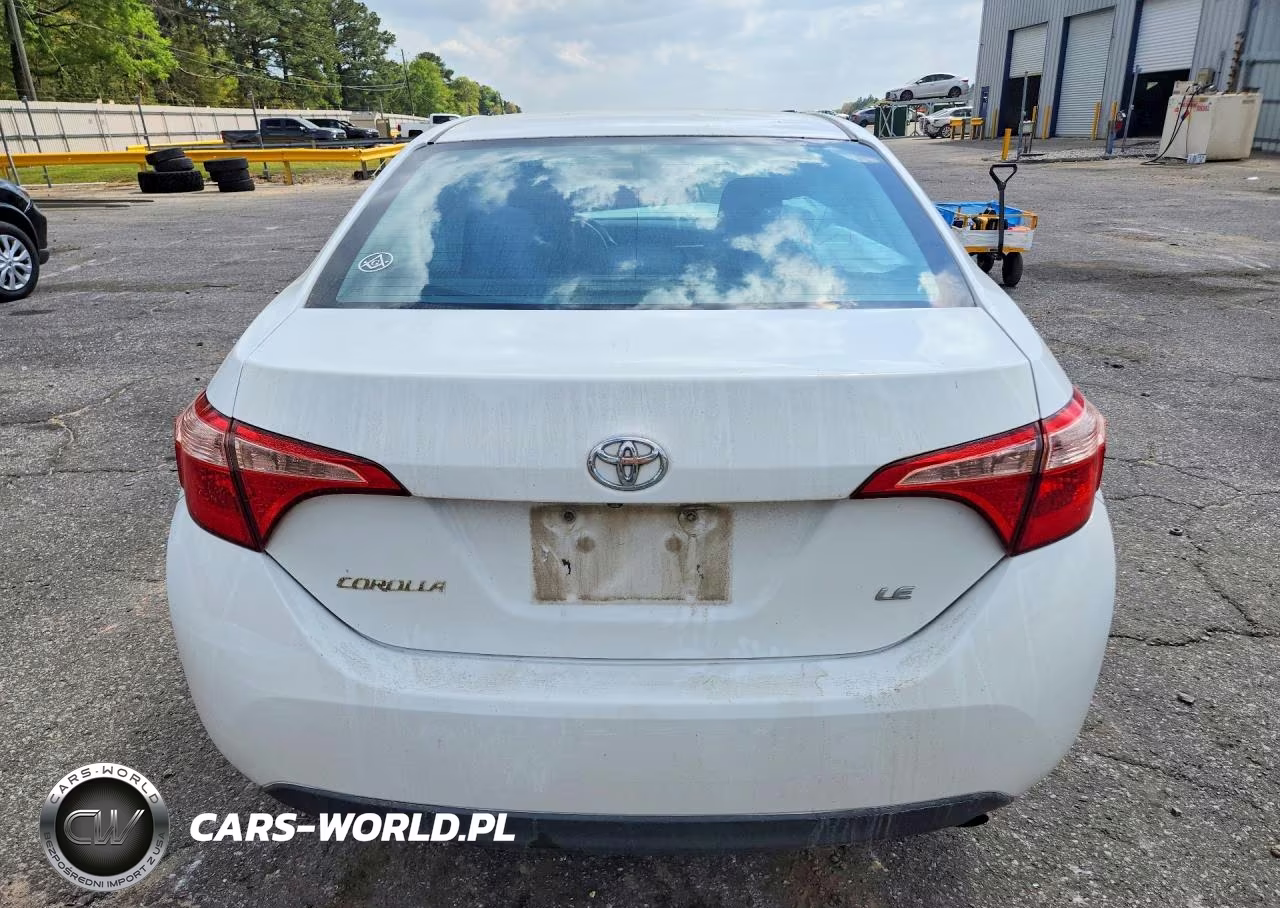 2018 Toyota Corolla Le VIN:5YFBURHE8JP756250 - 6