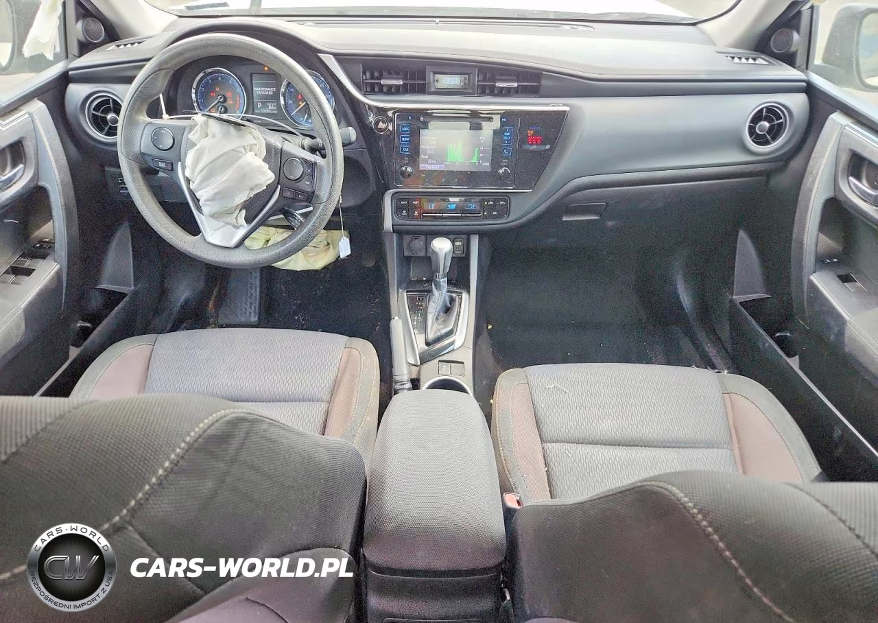 2018 Toyota Corolla Le VIN:5YFBURHE8JP756250 - 8