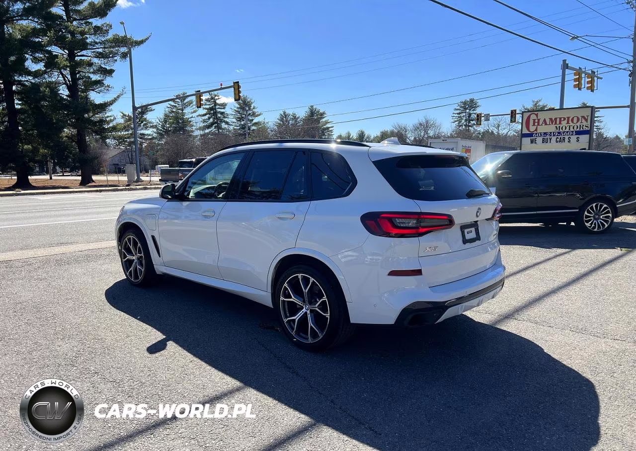 2021 BMW X5 xDrive45E VIN:5UXTA6C08M9D84086 - 3