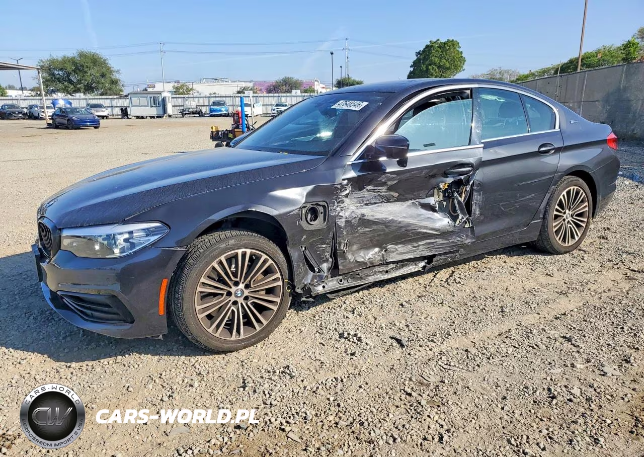 2019 BMW 530E