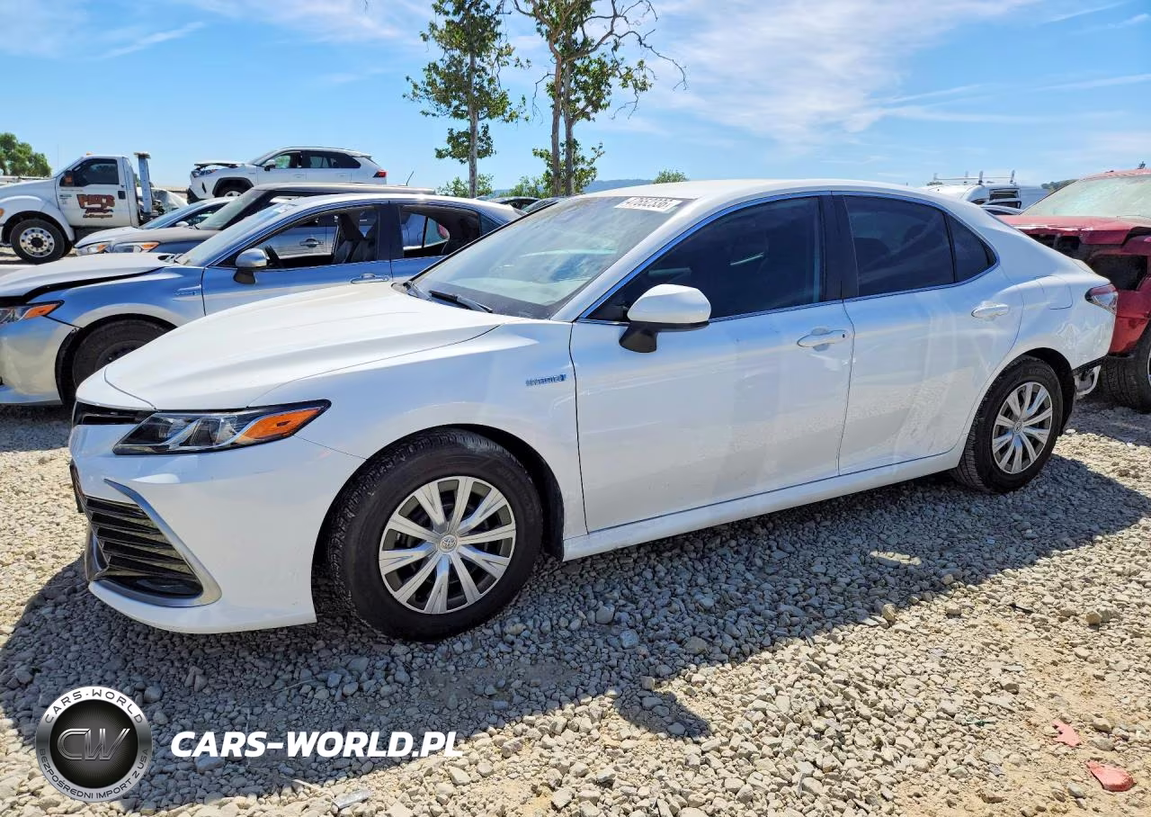 2021 Toyota Camry Hybrid Le