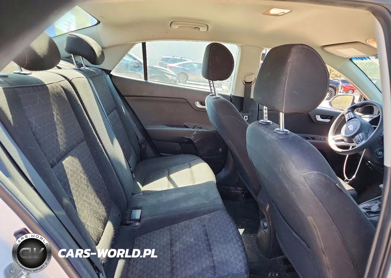 2018 Kia Rio S VIN:3KPA24AB1JE125555 - 10