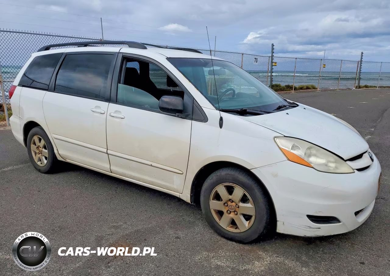 2010 Toyota Sienna Le 7-Passenger VIN:5TDKK4CC5AS306979 - 4