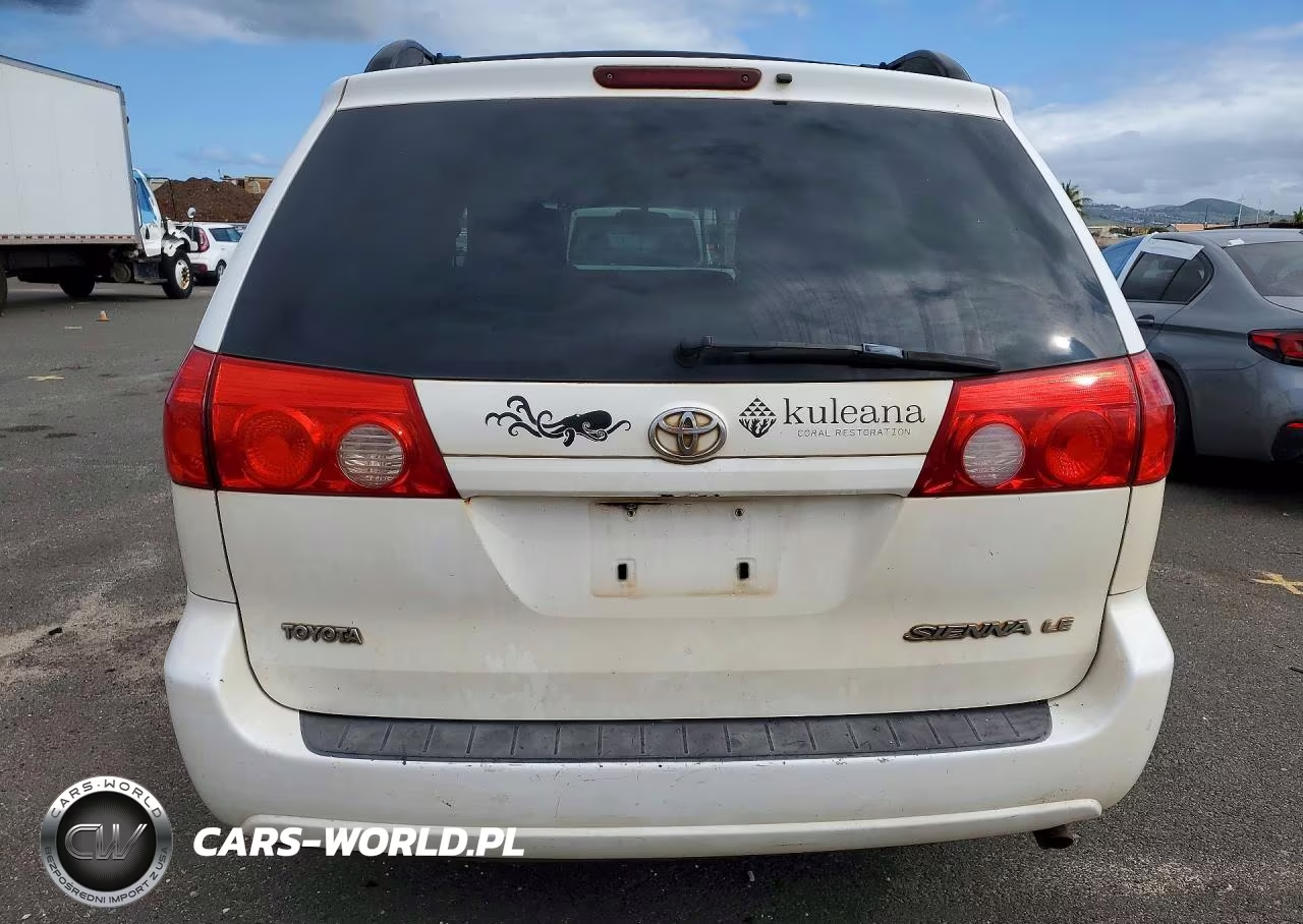 2010 Toyota Sienna Le 7-Passenger VIN:5TDKK4CC5AS306979 - 6