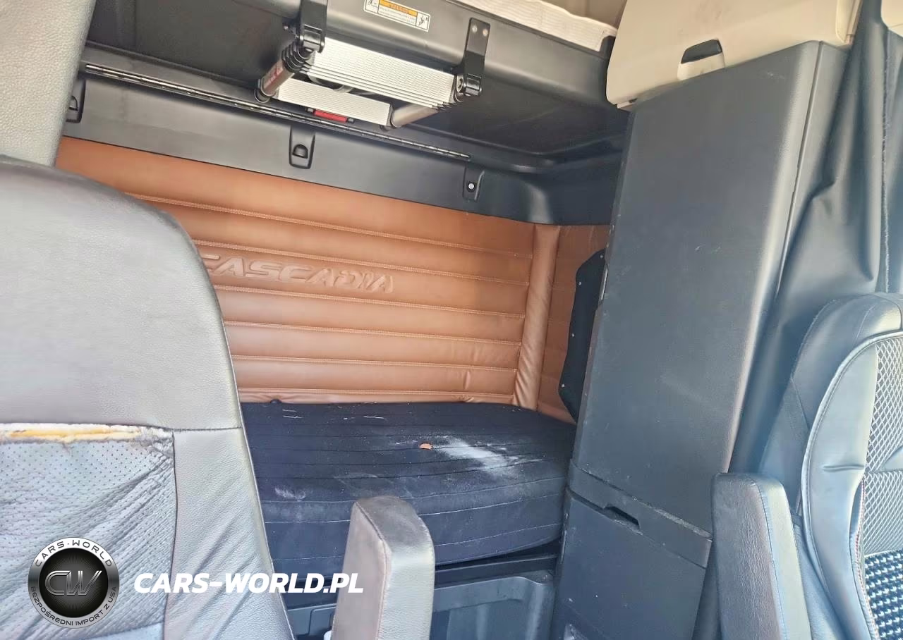 2021 Freightliner Cascadia 126 Semi Truck VIN:1FUJHHDRXMLMA7384 - 6