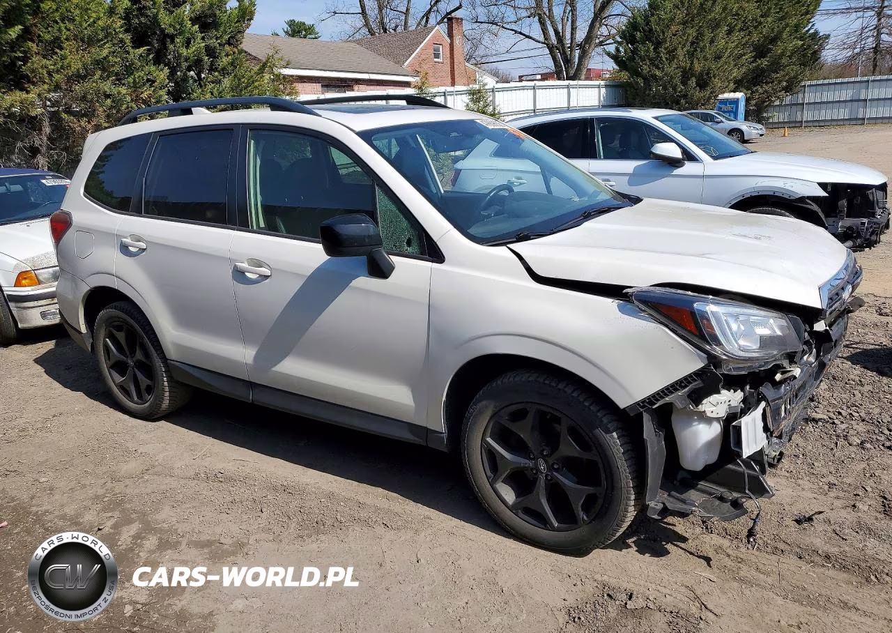 2018 Subaru Forester 2.5I Premium VIN:JF2SJAEC6JH480435 - 4