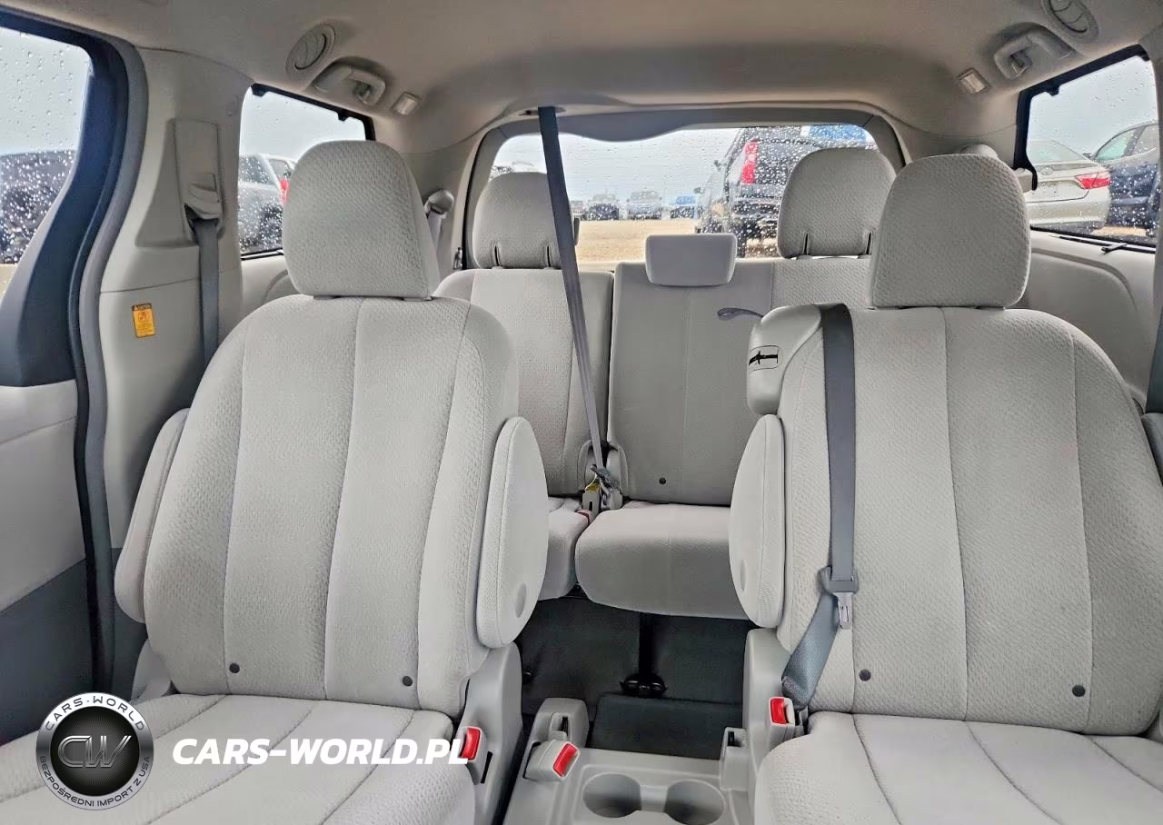 2013 Toyota Sienna Le 8-Passenger VIN:5TDKK3DC0DS330538 - 10