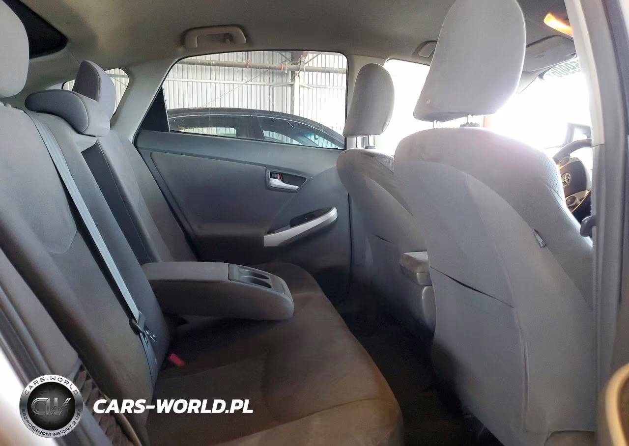 2011 Toyota Prius Two VIN:JTDKN3DU8B0267446 - 10