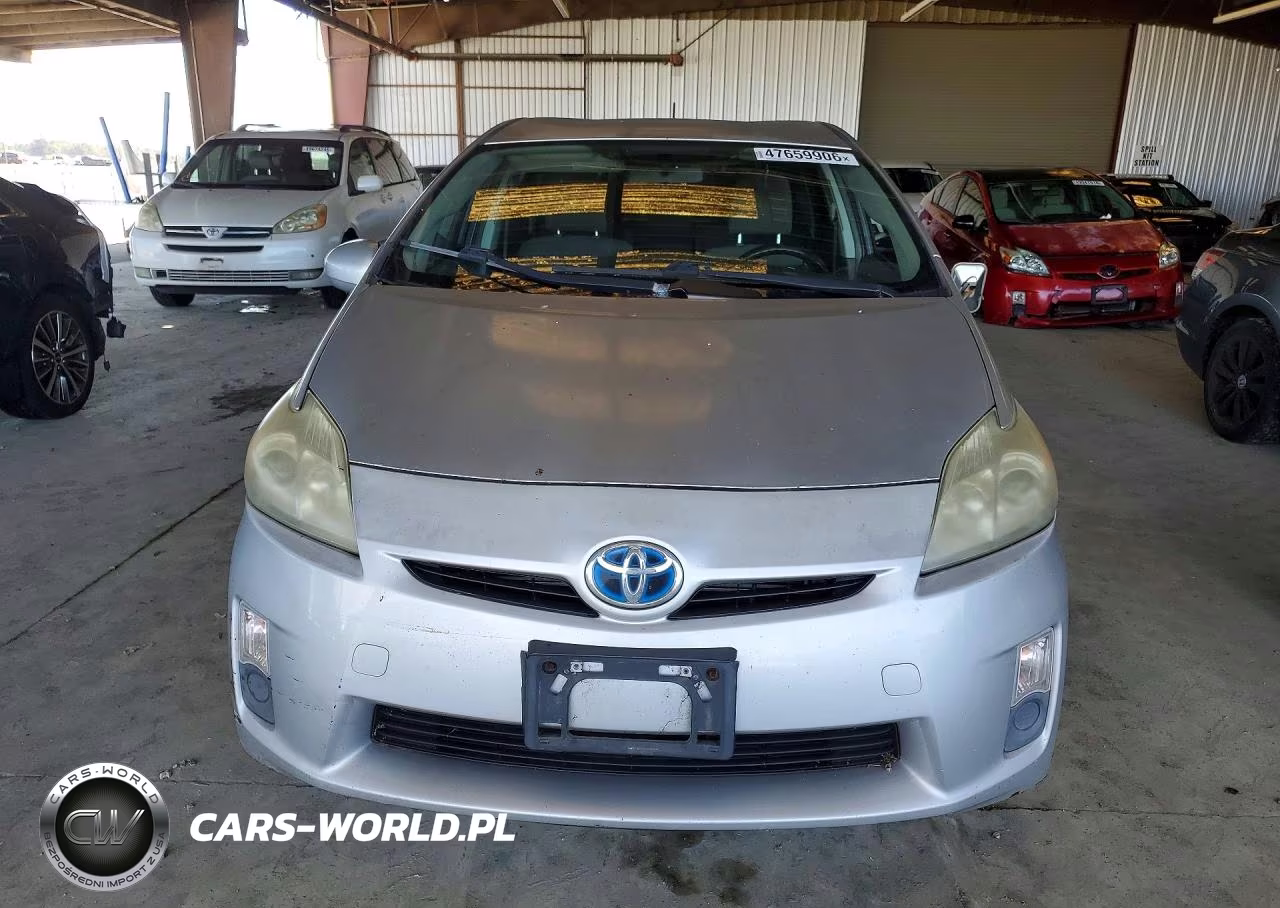 2011 Toyota Prius Two VIN:JTDKN3DU8B0267446 - 5