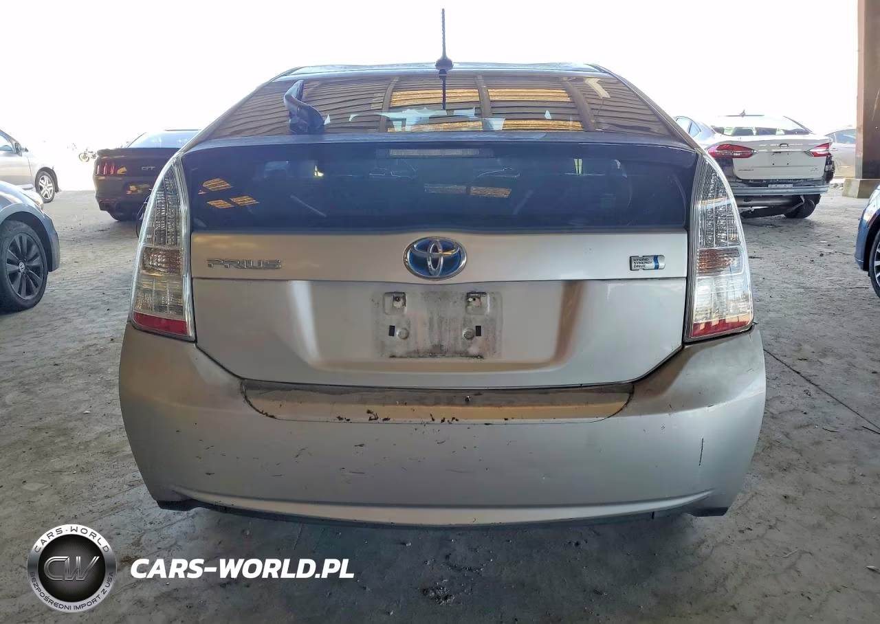 2011 Toyota Prius Two VIN:JTDKN3DU8B0267446 - 6