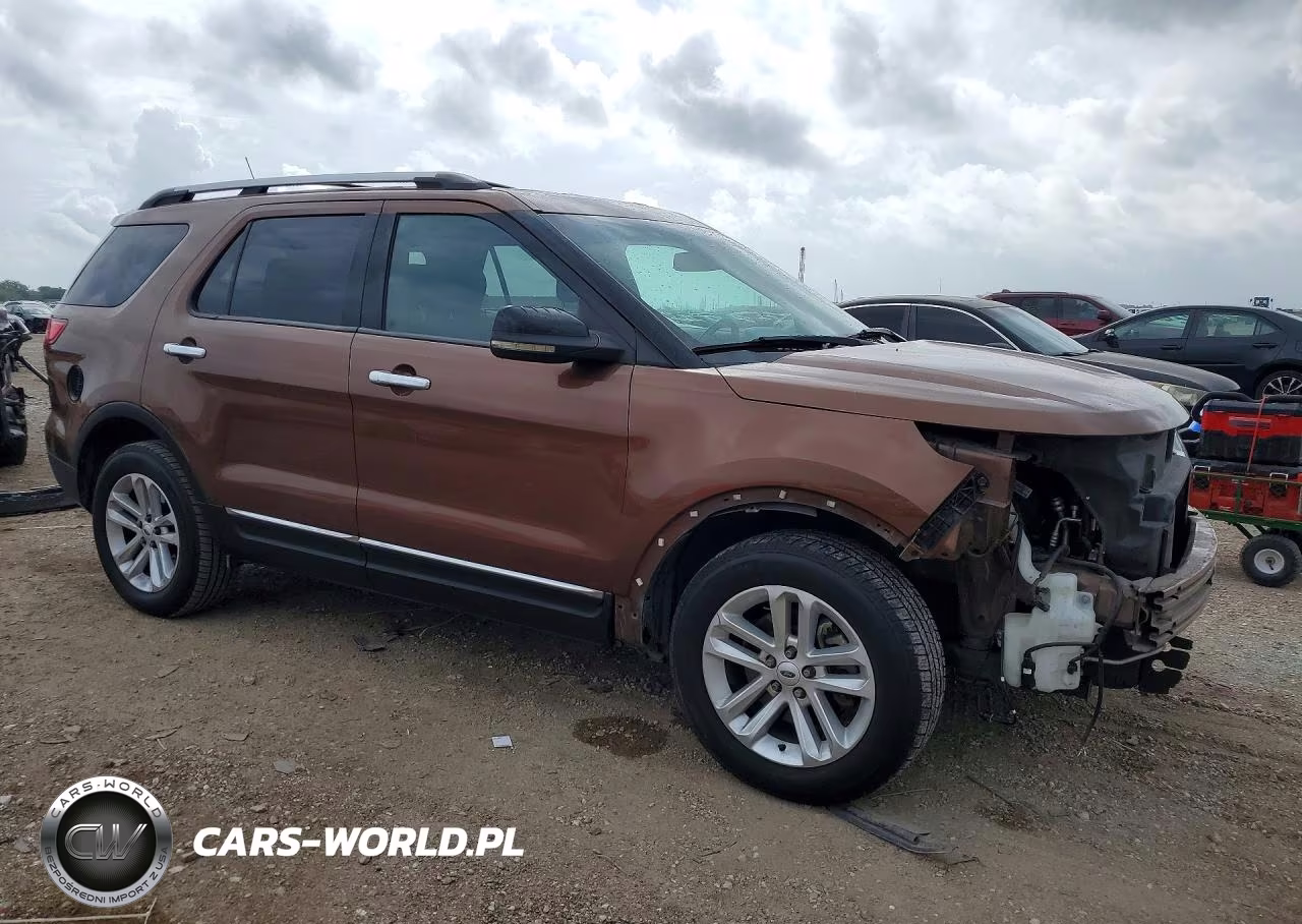 2012 Ford Explorer Xlt VIN:1FMHK8D82CGA56119 - 4