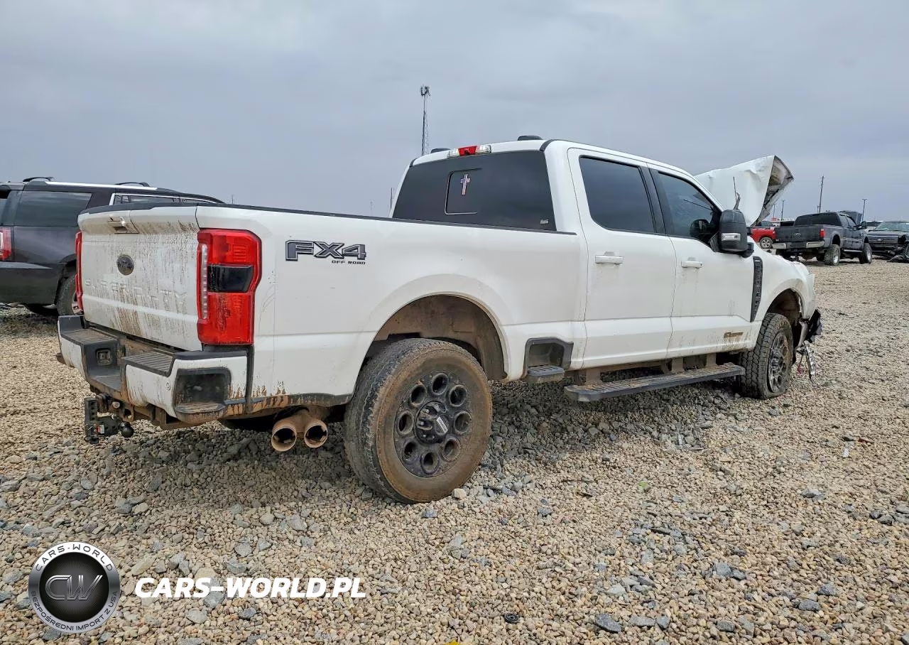 2024 Ford F250 Super Duty VIN:1FT8W2BTXREC10142 - 3