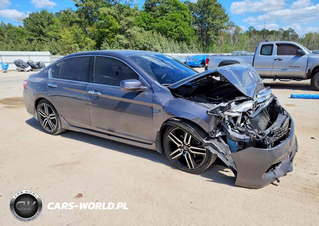 2017 Honda Accord Touring VIN:1HGCR3F99HA039011 - 4