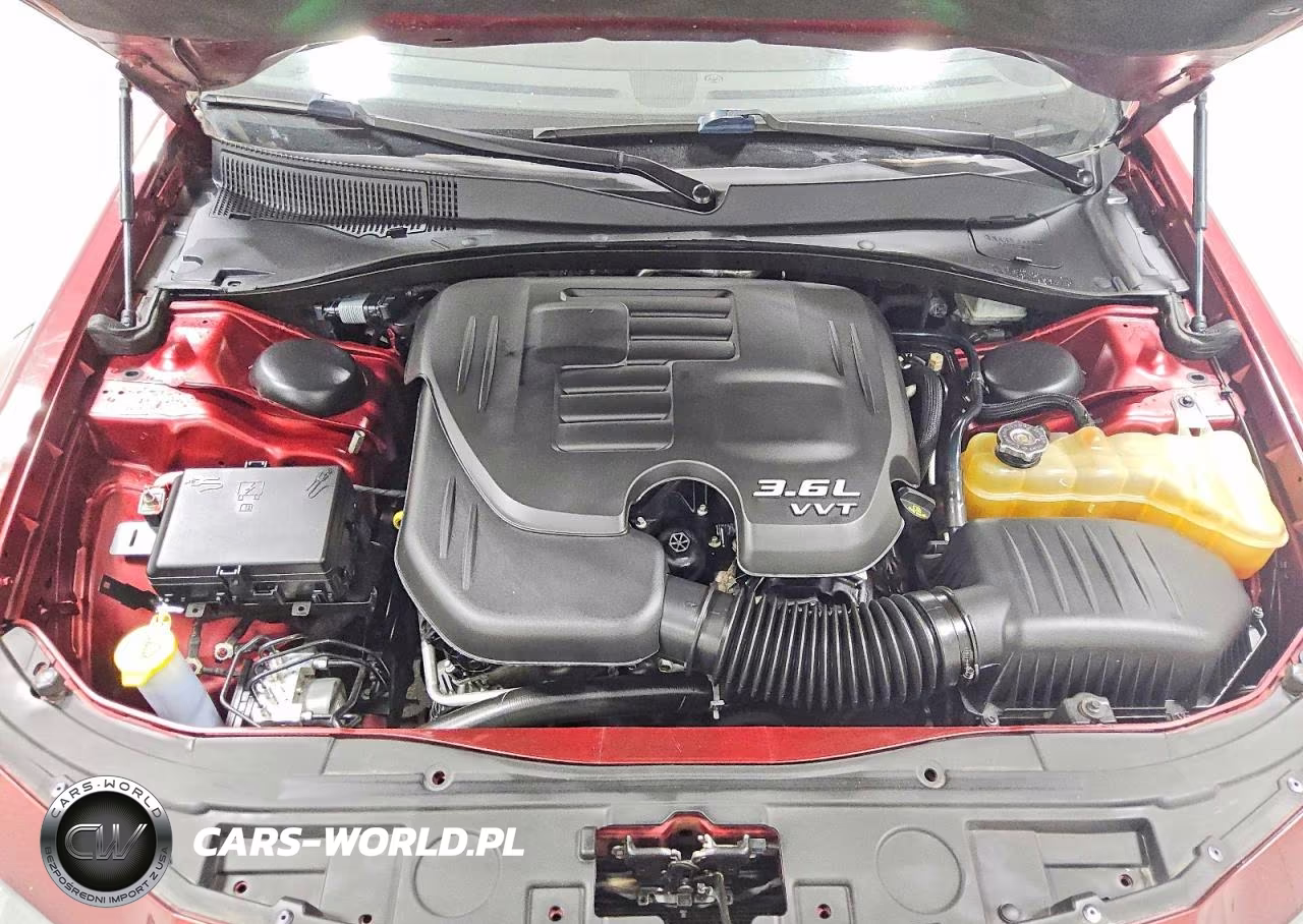 2018 Chrysler 300 Touring VIN:2C3CCAAGXJH253883 - 11