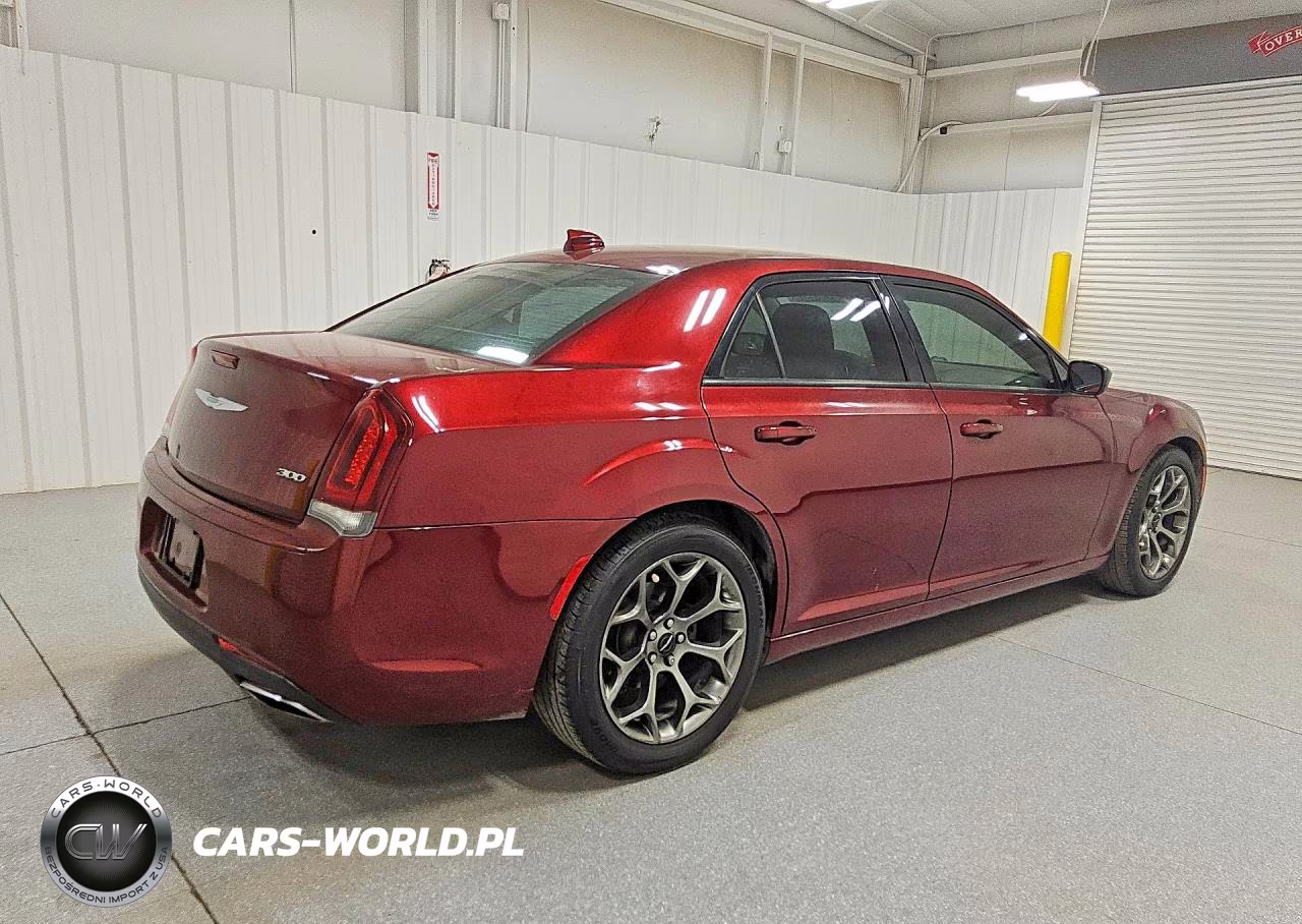 2018 Chrysler 300 Touring VIN:2C3CCAAGXJH253883 - 3