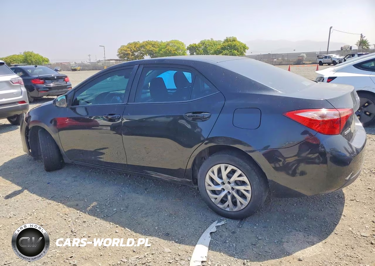 2018 Toyota Corolla Le VIN:5YFBURHEXJP833569 - 2