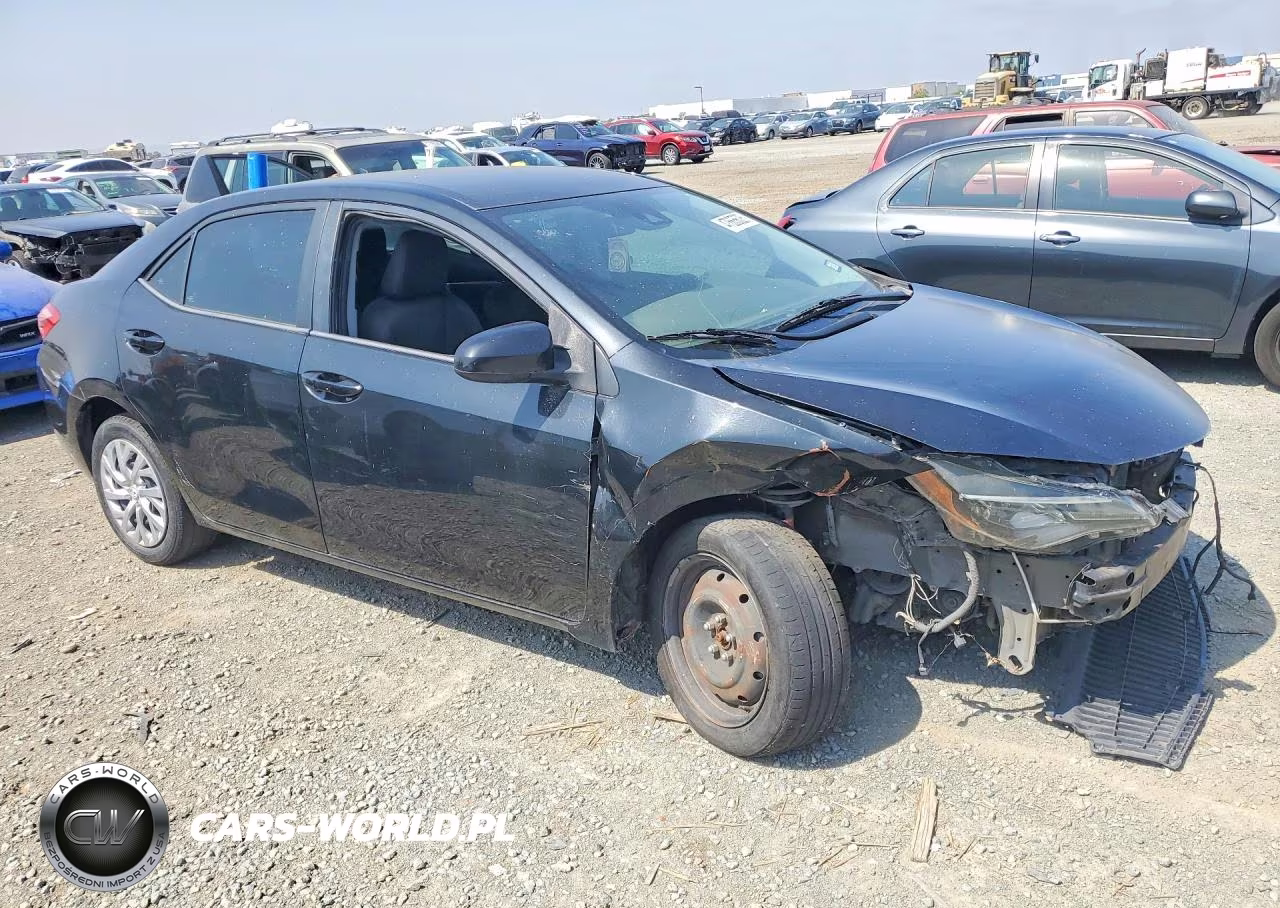 2018 Toyota Corolla Le VIN:5YFBURHEXJP833569 - 4