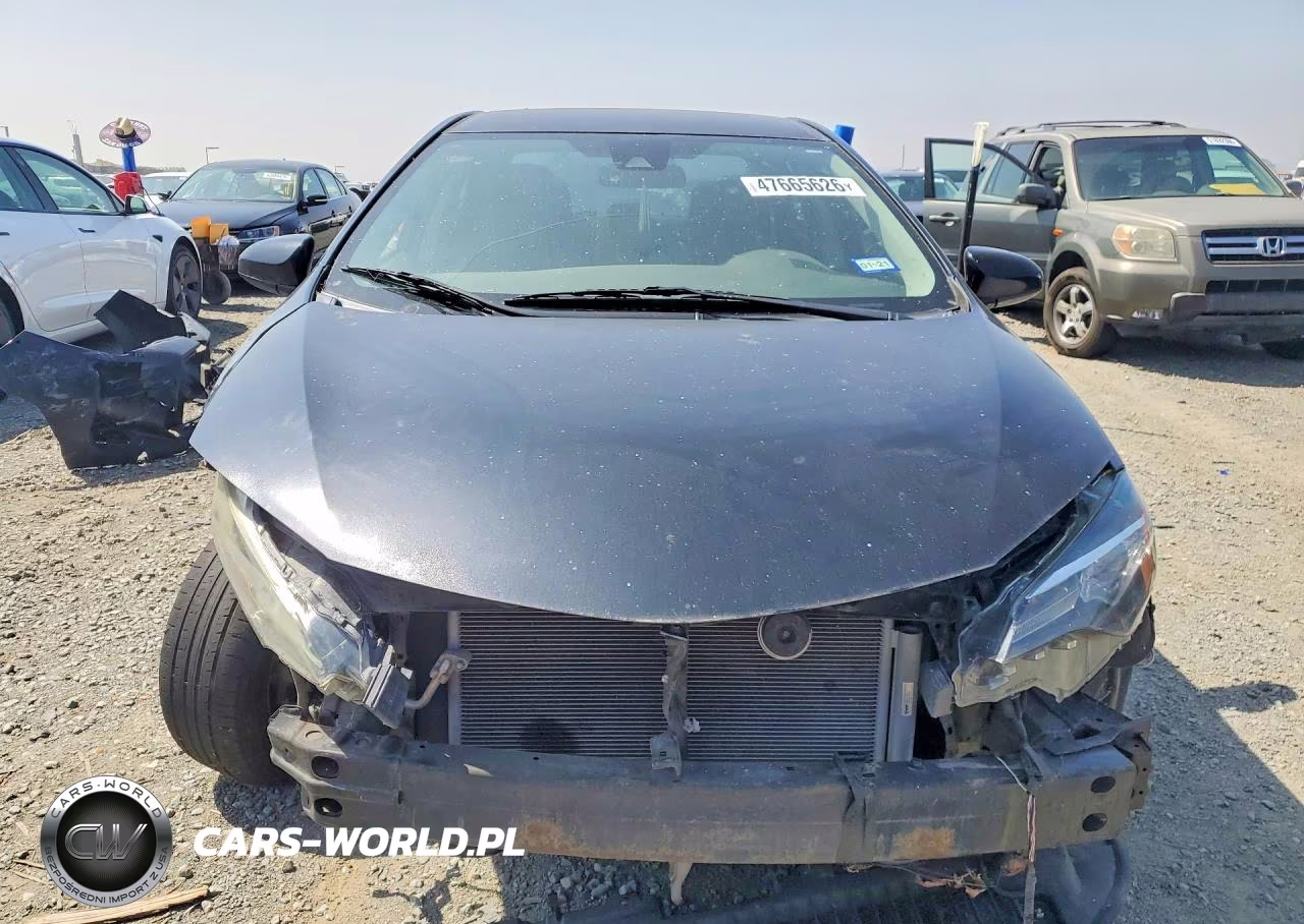2018 Toyota Corolla Le VIN:5YFBURHEXJP833569 - 5