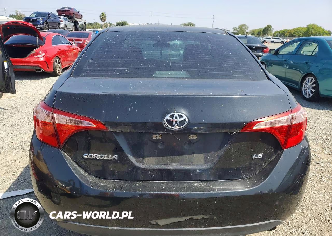 2018 Toyota Corolla Le VIN:5YFBURHEXJP833569 - 6