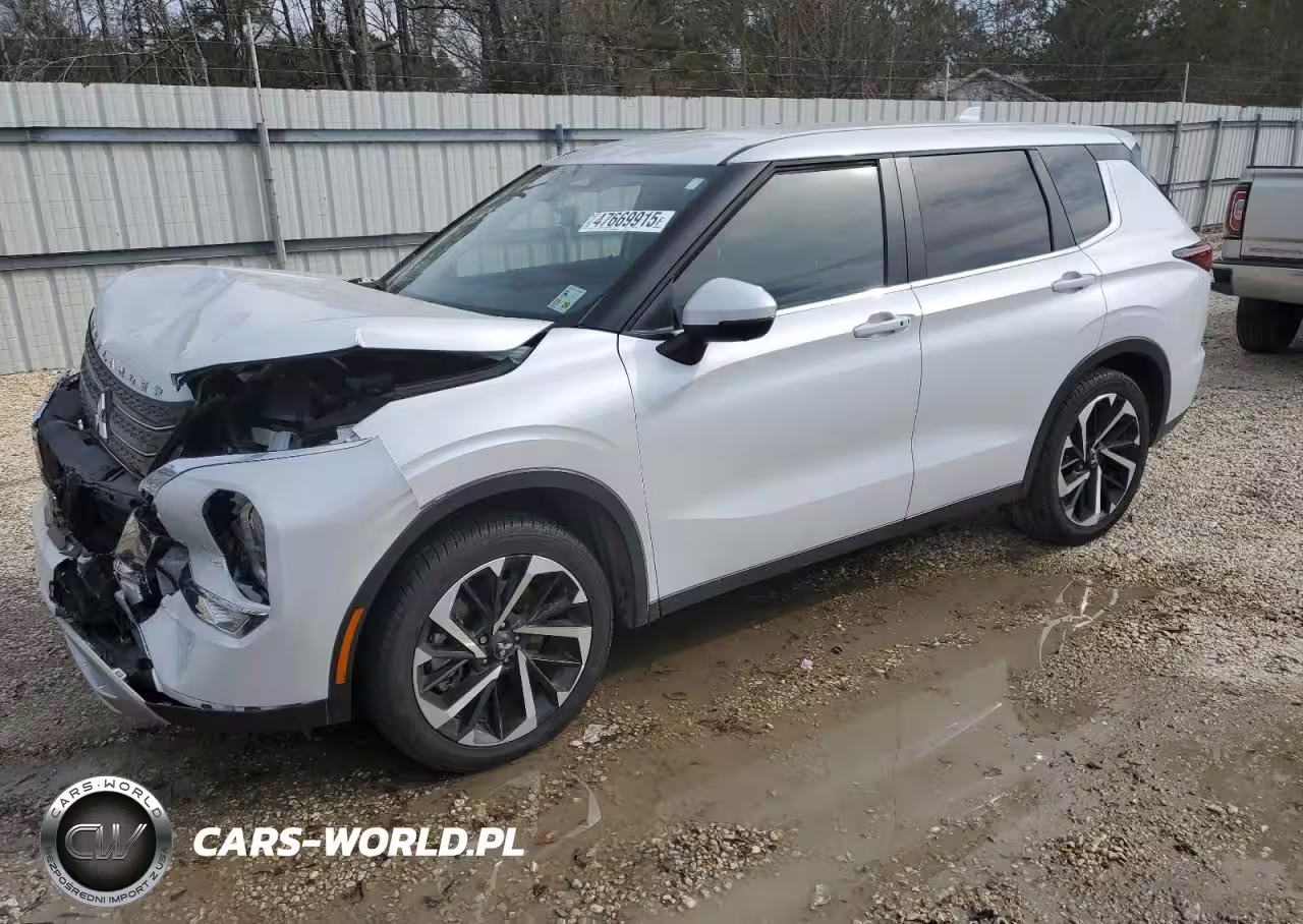 2024 Mitsubishi Outlander Se